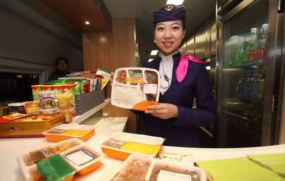 鐵路部門推出動車組列車互聯網訂餐服務，南寧東站等27個高鐵車站為首批試點